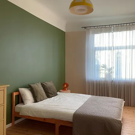 Charming And Spacious In The Embassy Area Apartmán *